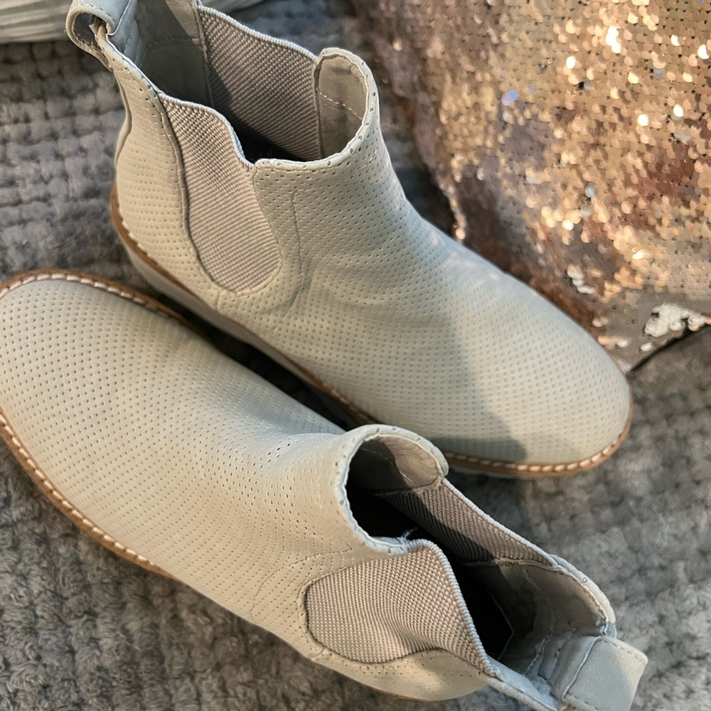 Womens grey boots - Picture 3 of 3